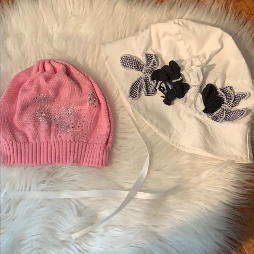 2 little girl catya hats.